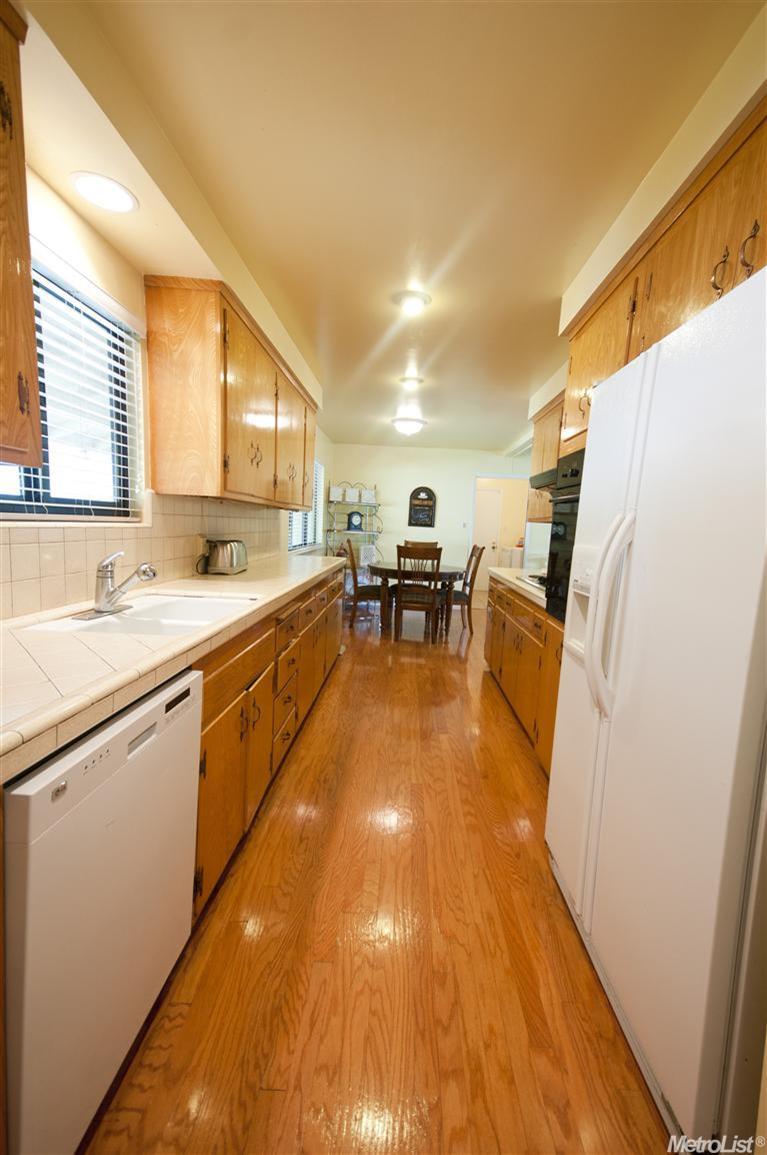 5632 Valhalla Dr, Carmichael, CA 95608 photo 4