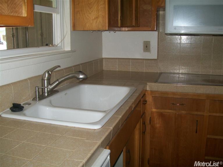 2524 Galway Dr, Modesto, CA 95354 photo 2