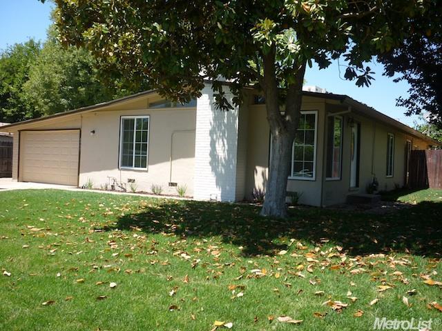 4905 Donovan Dr, Carmichael, CA 95608 photo 2