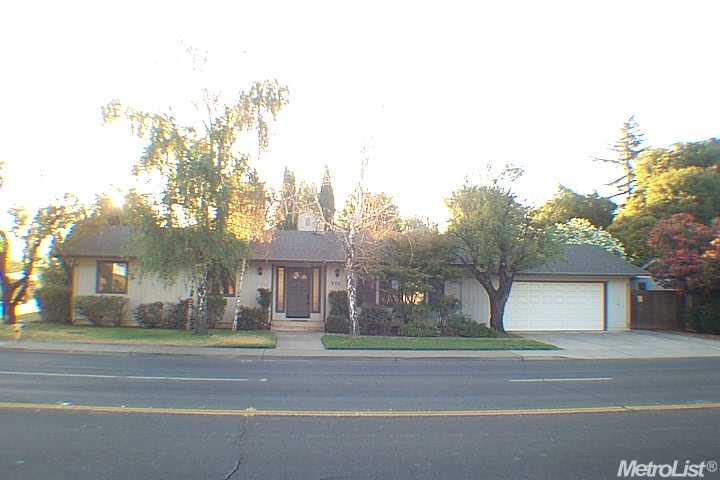 920 N Ham Ln, Lodi, CA 95242 photo 1