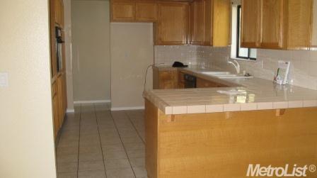 920 N Ham Ln, Lodi, CA 95242 photo 3