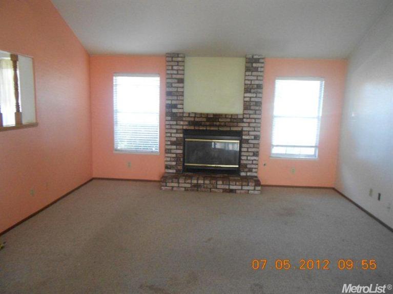 3301 Brooktree Ln, Modesto, CA 95350 photo 2