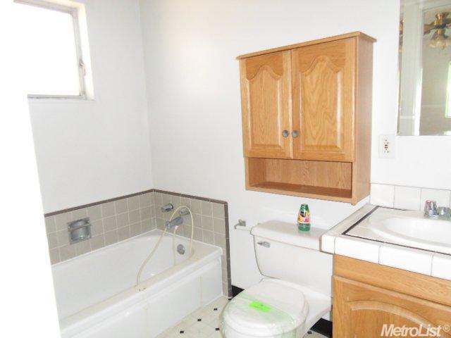 517 Park Ave, Manteca, CA 95337 photo 12
