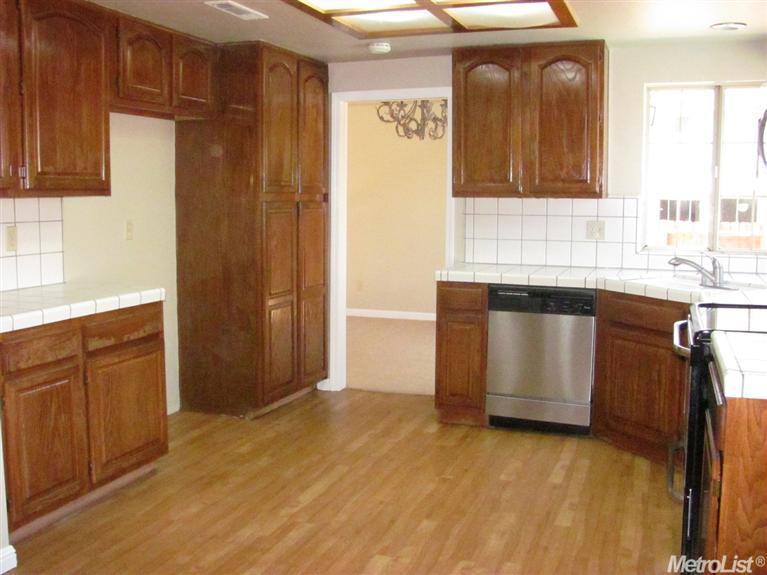 2805 Fleming Ct, Modesto, CA 95356 photo 2