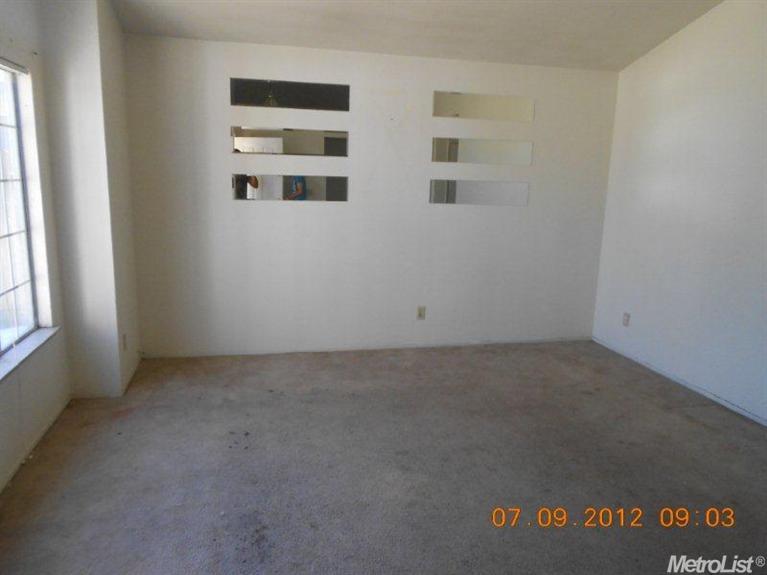 1104 Standish Ct, Modesto, CA 95358 photo 2