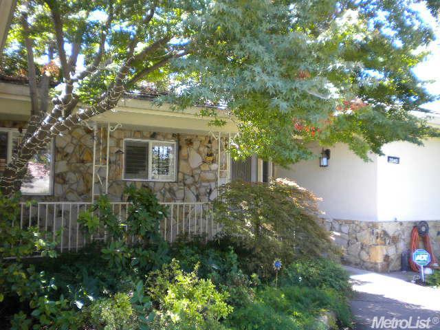 2040 Jackson Ct, Lodi, CA 95242 photo 2