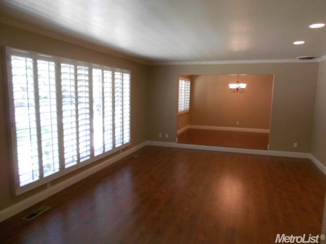 508 Barringham Ln, Modesto, CA 95350 photo 4