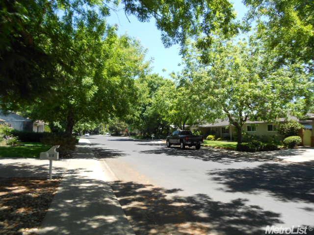 508 Barringham Ln, Modesto, CA 95350 photo 2