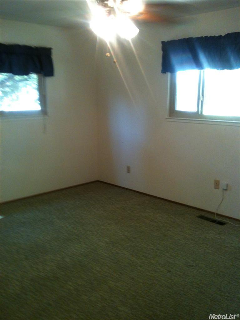 2712 Warwick Ln, Modesto, CA 95350 photo 8