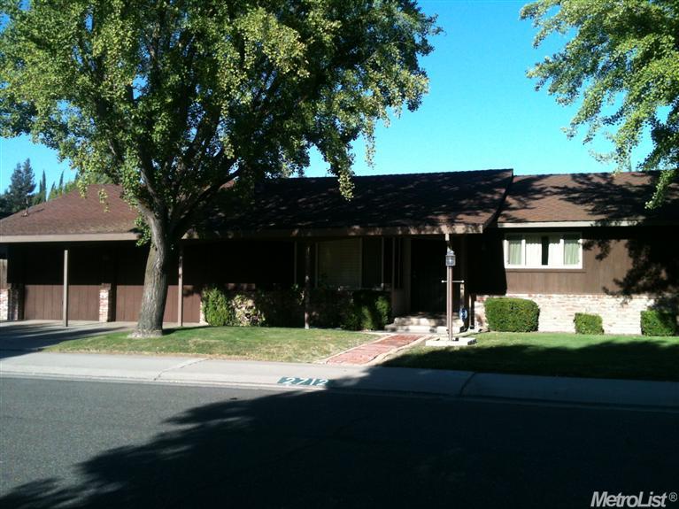 2712 Warwick Ln, Modesto, CA 95350 photo 1