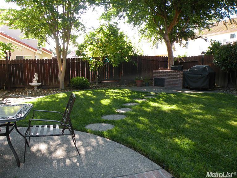 4900 Mapleplain Ave, Elk Grove, CA 95758 photo 2