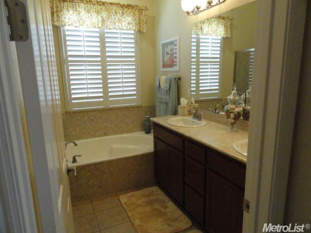 2522 Strawberry Patch Way, Manteca, CA 95336 photo 5