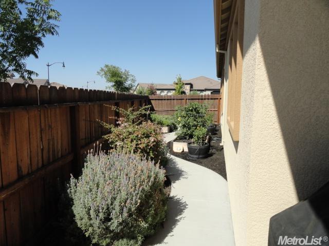 2522 Strawberry Patch Way, Manteca, CA 95336 photo 12