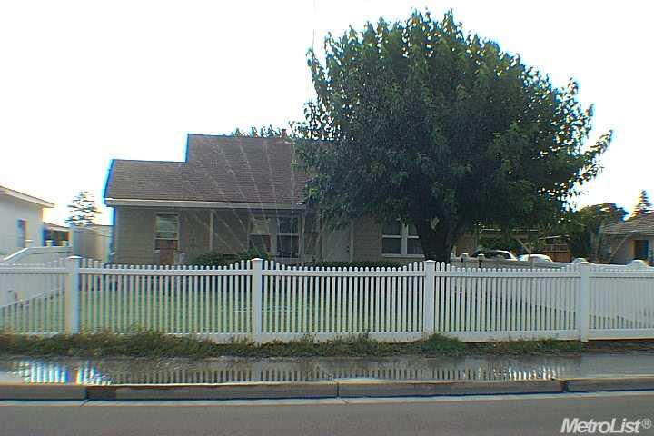 352 N Wilma Ave, Ripon, CA 95366 photo 1