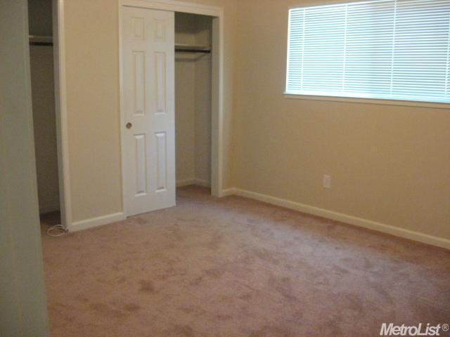 2536 Surrey Ave, Modesto, CA 95355 photo 4