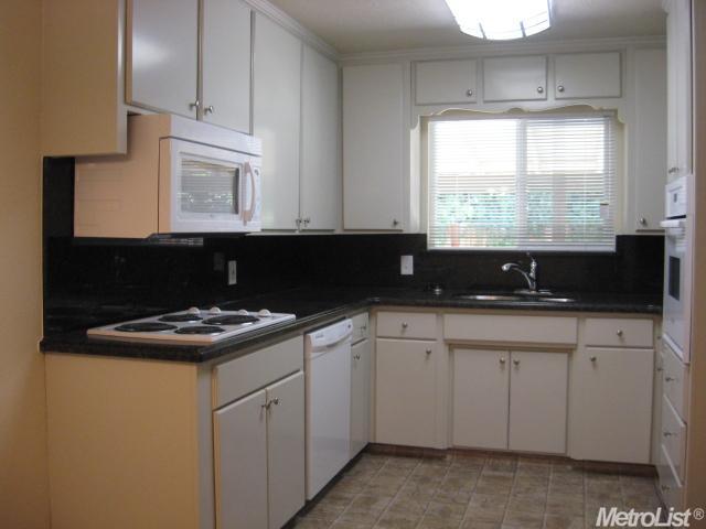 2536 Surrey Ave, Modesto, CA 95355 photo 2