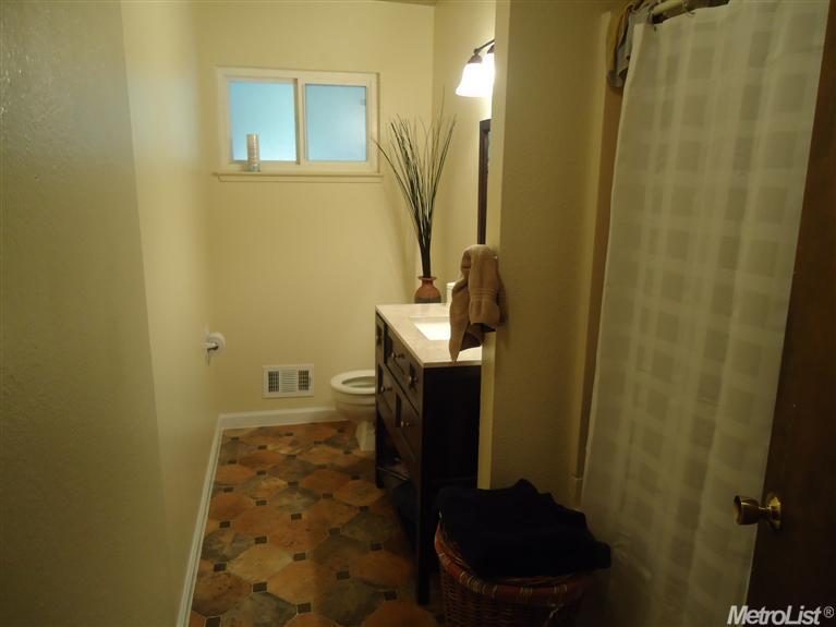 631 Brookfield Dr, Modesto, CA 95354 photo 3