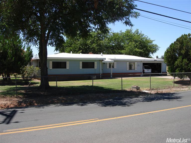 1226 E St, Rio Linda, CA 95673 photo 1