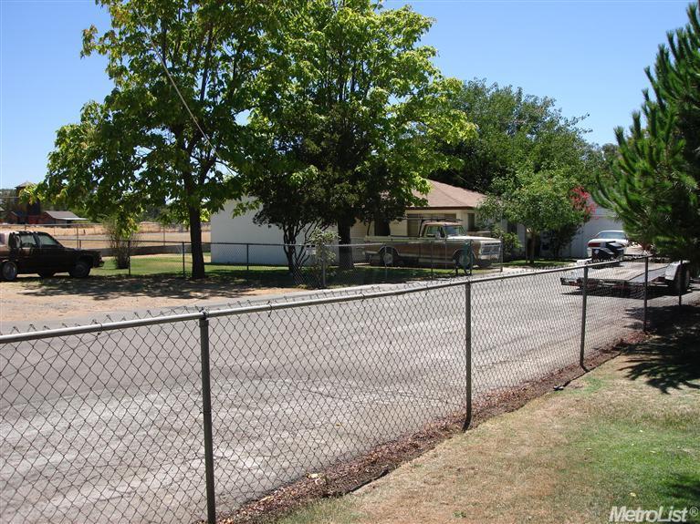 1226 E St, Rio Linda, CA 95673 photo 4