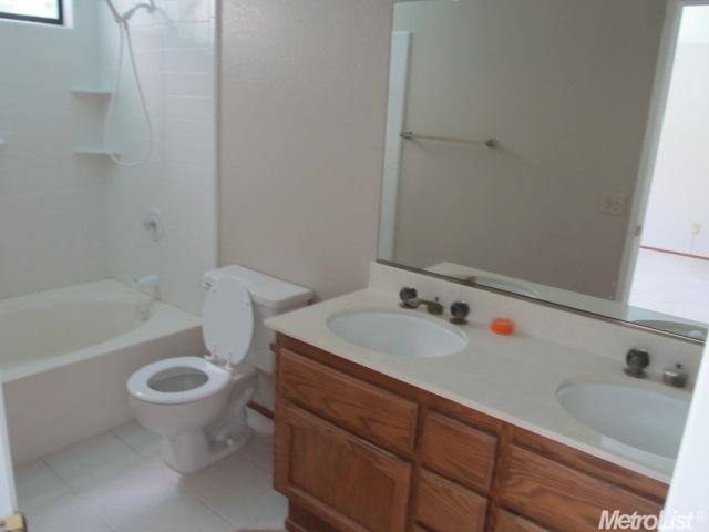 1534 Parkview St, Manteca, CA 95337 photo 6