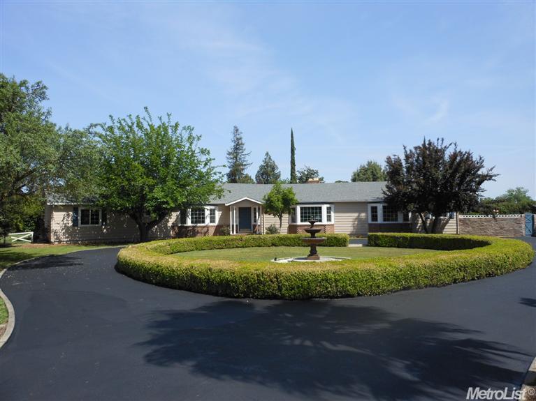 2801 E North Bear Creek Dr, Merced, CA 95340 photo 1