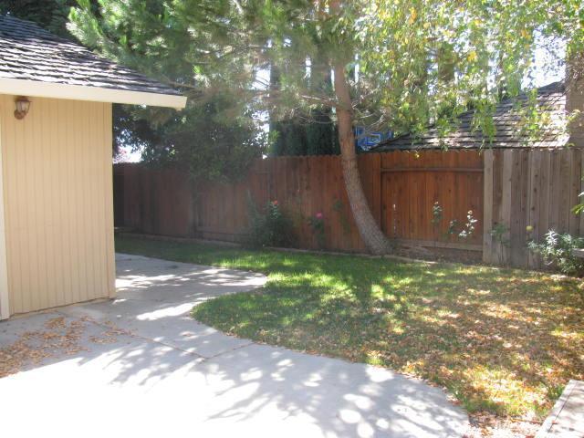 8235 Benjamin Dr, Antelope, CA 95843 photo 9