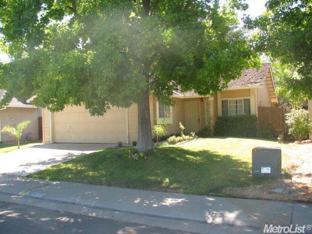 8235 Benjamin Dr, Antelope, CA 95843 photo 2