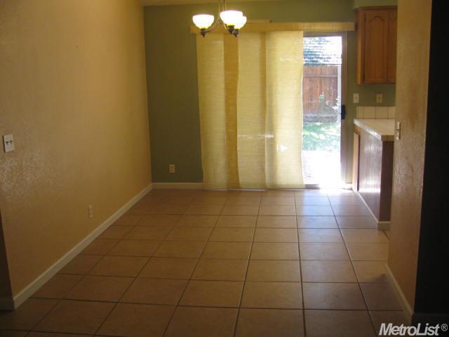 8235 Benjamin Dr, Antelope, CA 95843 photo 5