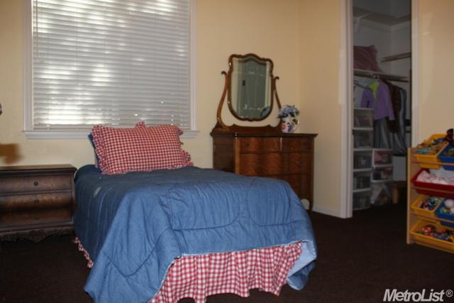 488 W Santos Ave, Ripon, CA 95366 photo 15