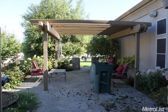 488 W Santos Ave, Ripon, CA 95366 photo 18