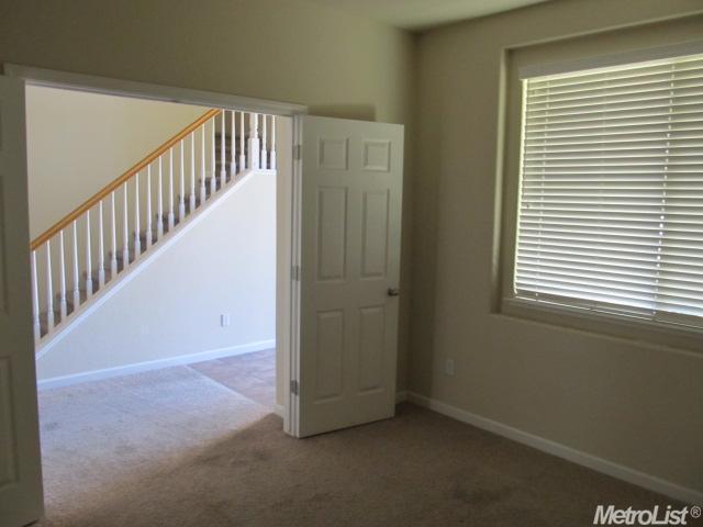 224 Munter Ct, Manteca, CA 95337 photo 2