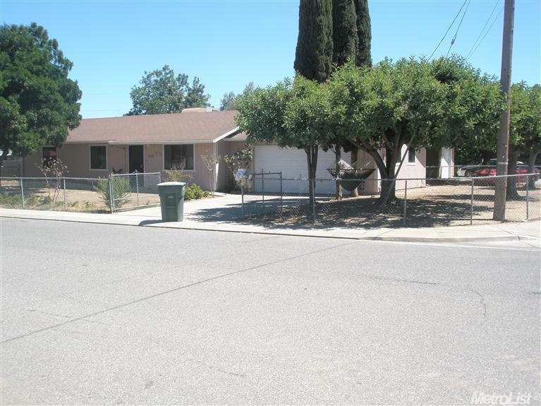 1713 Amelia St, Patterson, CA 95363 photo 2