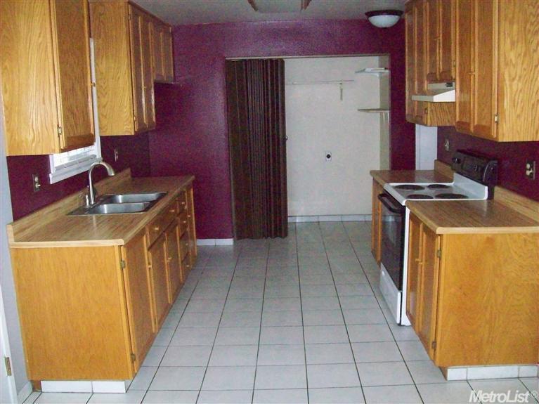 611 Robert Ave, Ripon, CA 95366 photo 3