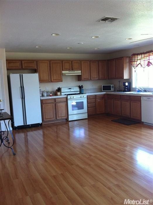 1131 Bullfinch Dr, Patterson, CA 95363 photo 3
