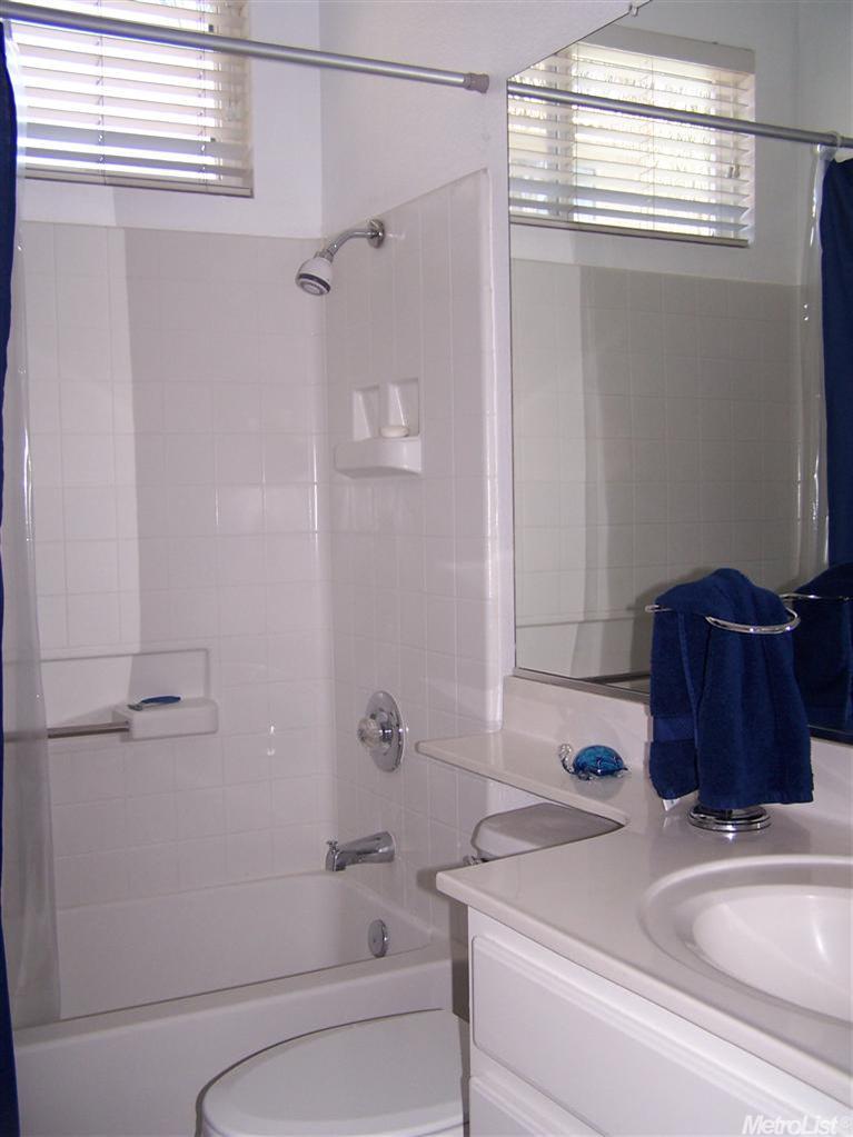 3217 Parkcrest Dr, Modesto, CA 95355 photo 9