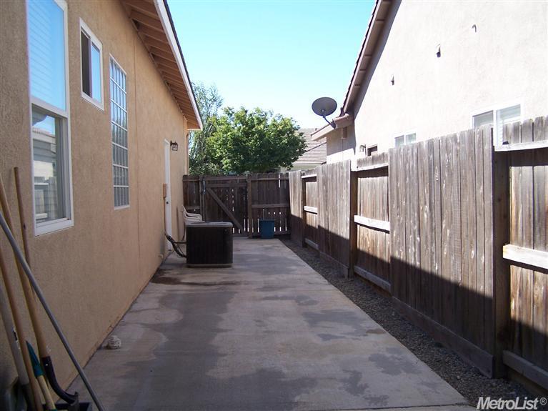 3217 Parkcrest Dr, Modesto, CA 95355 photo 19