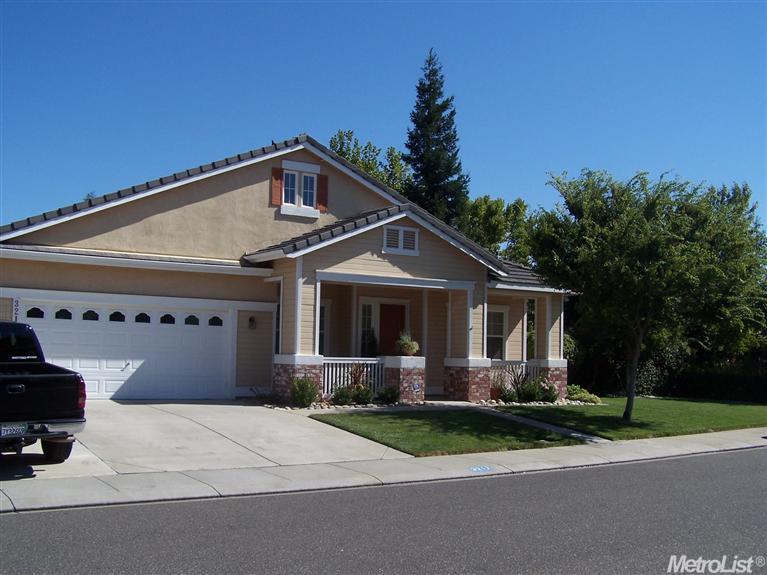 3217 Parkcrest Dr, Modesto, CA 95355 photo 2