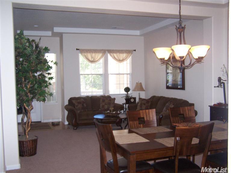 3217 Parkcrest Dr, Modesto, CA 95355 photo 4