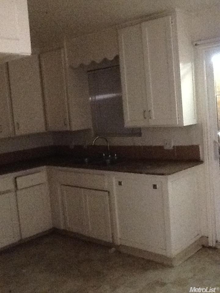 2421 W Hatch Rd, Modesto, CA 95358 photo 2