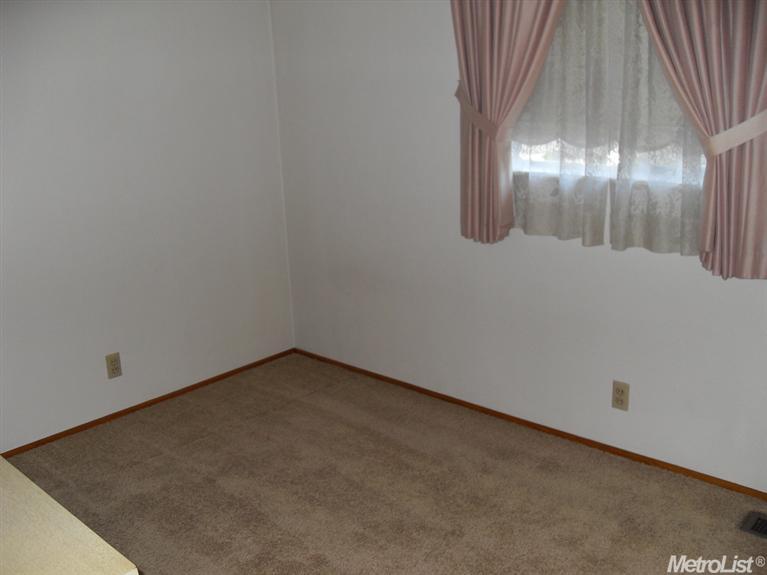 505 S Crescent Ave, Lodi, CA 95240 photo 8