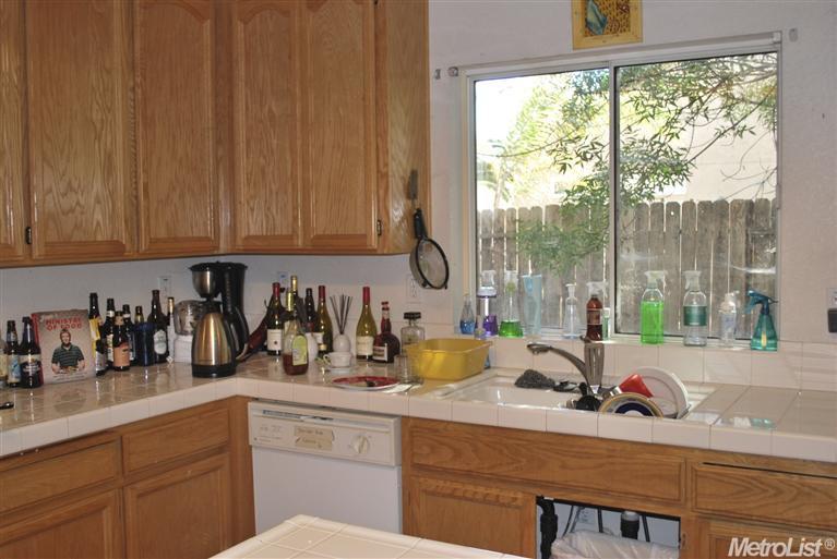 1242 Groveview Way, Tracy, CA 95376 photo 3