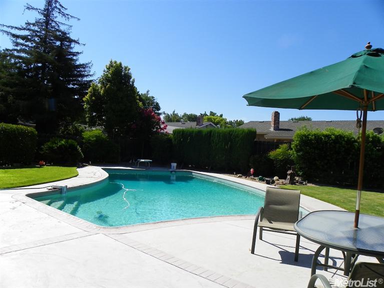 1536 Lenox Dr, Modesto, CA 95350 photo 2