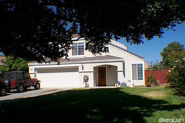 1070 Rainier Ct, Tracy, CA 95376 photo 2