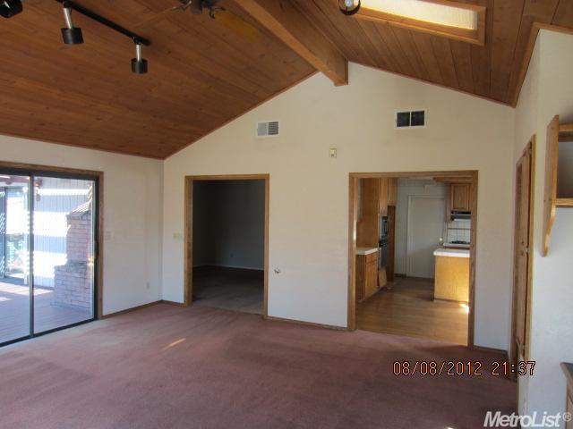 6124 Templeton Dr, Carmichael, CA 95608 photo 4