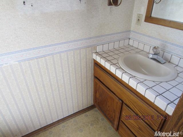 6124 Templeton Dr, Carmichael, CA 95608 photo 5