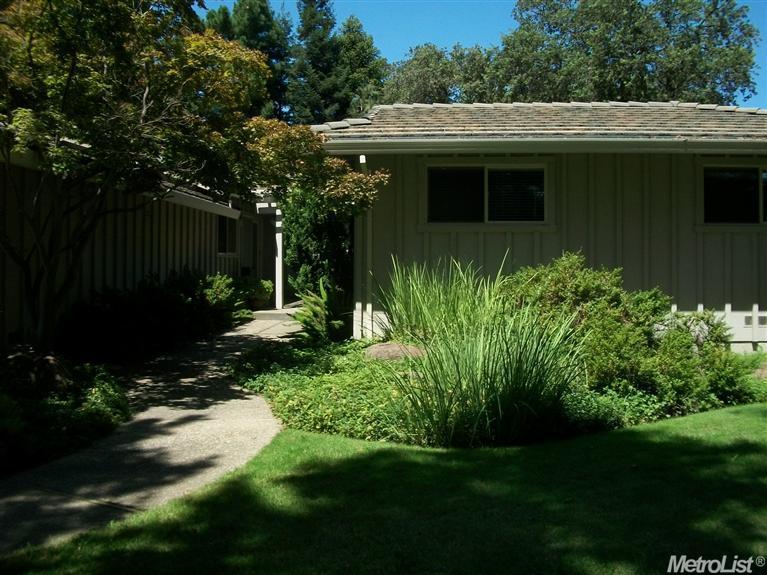 1237 Macaulay Cir, Carmichael, CA 95608 photo 2
