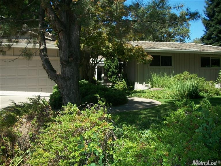 1237 Macaulay Cir, Carmichael, CA 95608 photo 1