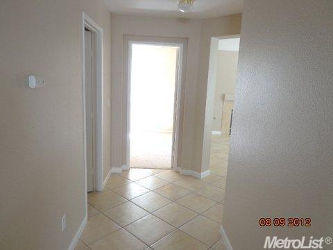 13717 Flagstone St, Lathrop, CA 95330 photo 5