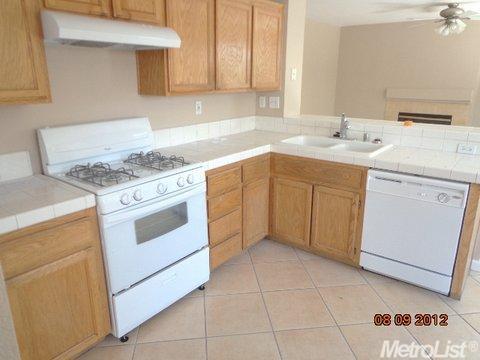 13717 Flagstone St, Lathrop, CA 95330 photo 9