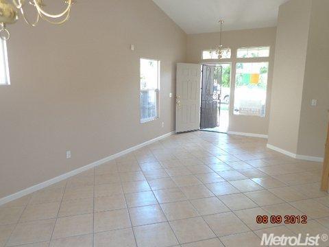 13717 Flagstone St, Lathrop, CA 95330 photo 3